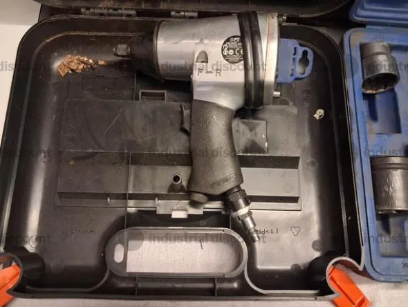 3#10272 Attrezzature utensili e strumenti per officina e lavorazioni meccaniche