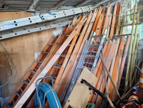 7#10015 Attrezzature varie da cantiere