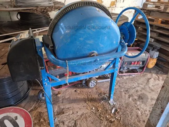 7#10015 Attrezzature varie da cantiere