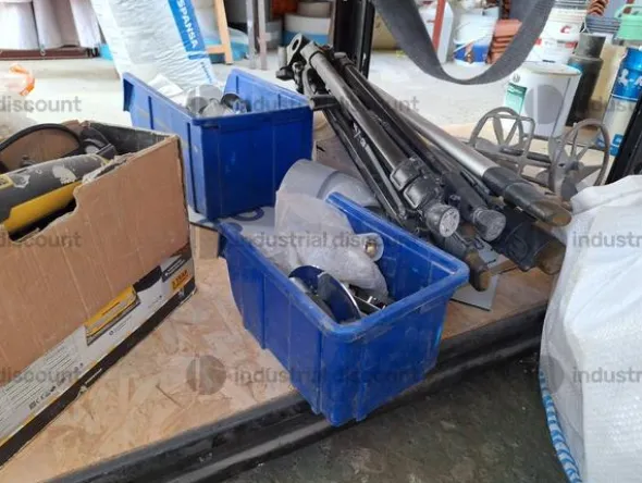 1#9752 Attrezzature varie di cantiere