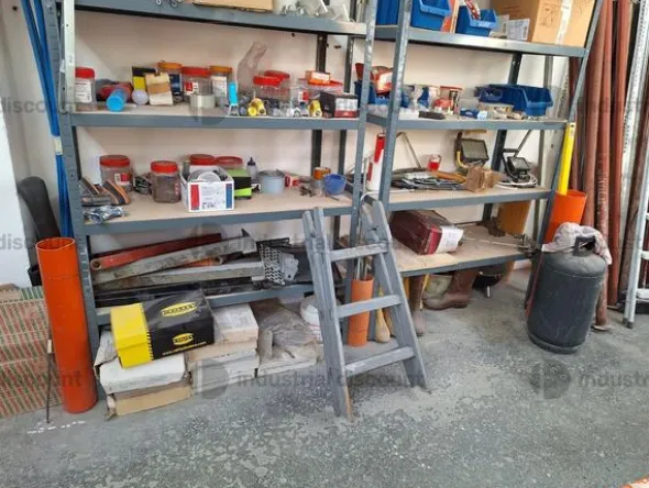 1#9752 Attrezzature varie di cantiere