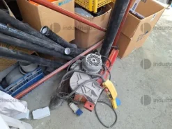 1#9752 Attrezzature varie di cantiere