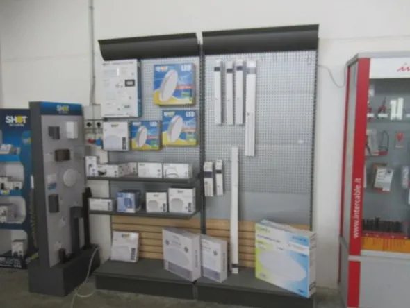 1#8714 Attrezzature varie di magazzino e rimanenze di materiale elettrico