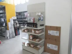 1#8714 Attrezzature varie di magazzino e rimanenze di materiale elettrico
