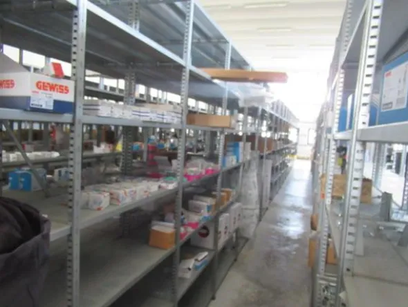 1#8714 Attrezzature varie di magazzino e rimanenze di materiale elettrico