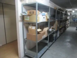 4#8599 Attrezzature varie di magazzino e rimanenze di materiale elettrico