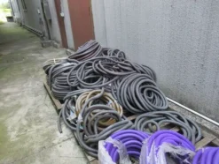 4#8599 Attrezzature varie di magazzino e rimanenze di materiale elettrico