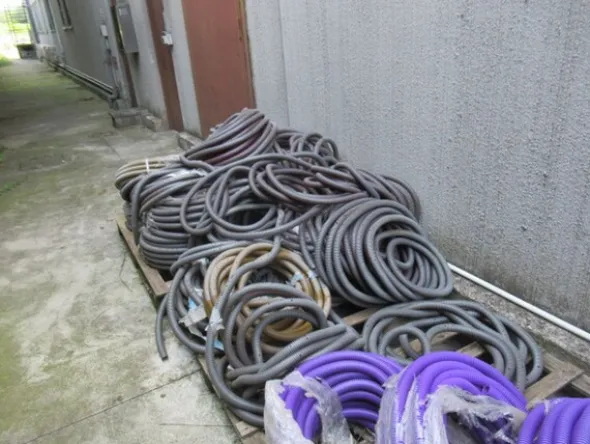 4#8599 Attrezzature varie di magazzino e rimanenze di materiale elettrico