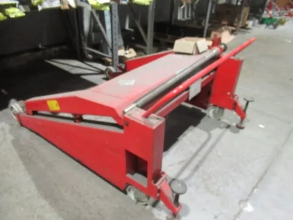 4#8599 Attrezzature varie di magazzino e rimanenze di materiale elettrico