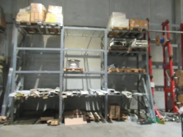 4#8599 Attrezzature varie di magazzino e rimanenze di materiale elettrico