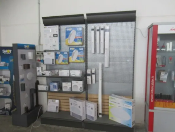 3#8599 Attrezzature varie di magazzino e rimanenze di materiale elettrico