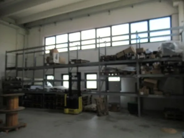 3#8599 Attrezzature varie di magazzino e rimanenze di materiale elettrico