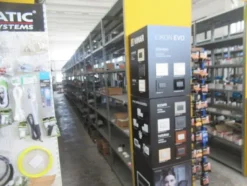 3#8599 Attrezzature varie di magazzino e rimanenze di materiale elettrico