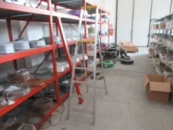 1#8599 Attrezzature varie di magazzino e rimanenze di materiale elettrico
