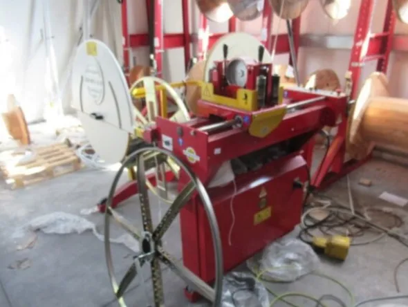 1#8599 Attrezzature varie di magazzino e rimanenze di materiale elettrico