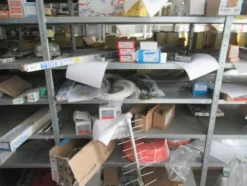 1#8599 Attrezzature varie di magazzino e rimanenze di materiale elettrico