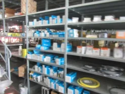 1#8599 Attrezzature varie di magazzino e rimanenze di materiale elettrico