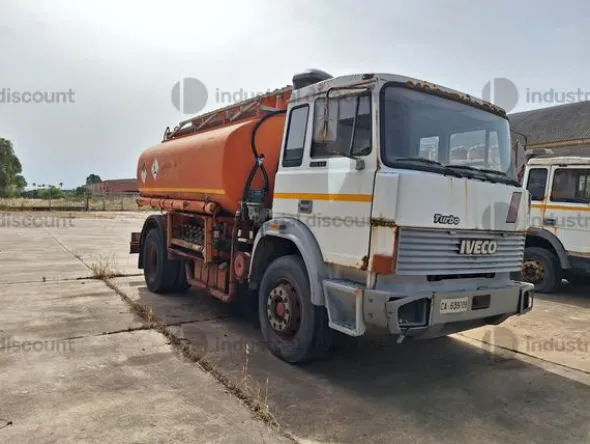 32#10019 Autobotte Iveco