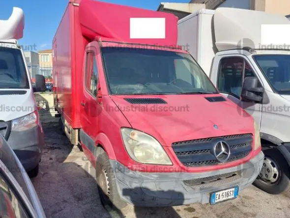 11#9138 Autocarri Iveco e Mercedes