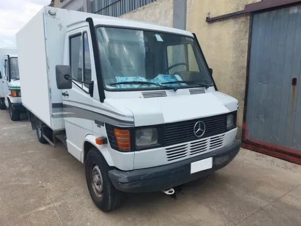1#7220 Autocarri Mercedes Benz