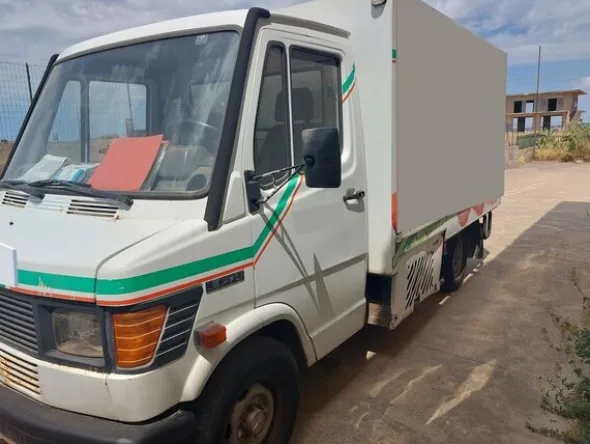 1#7220 Autocarri Mercedes Benz