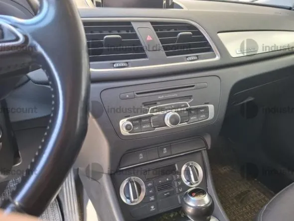 3#10248 Autocarro Audi Q3