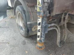 58#8980 Autocarro con piattaforma aerea
