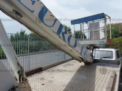 58#8980 Autocarro con piattaforma aerea