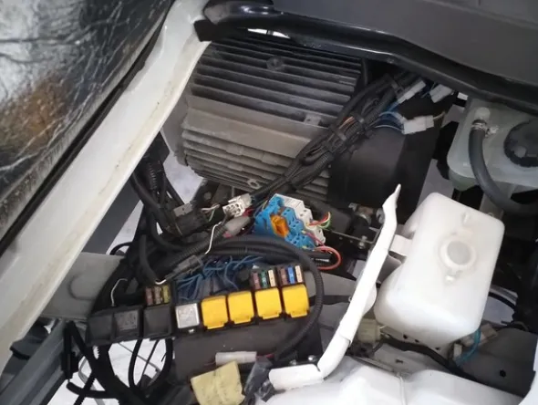 1#5328 Autocarro Ecomile targato elettrico
