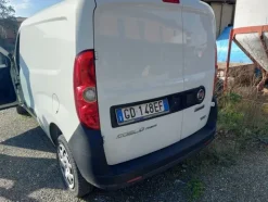 8#8259 Autocarro Fiat Doblò