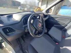 8#8259 Autocarro Fiat Doblò