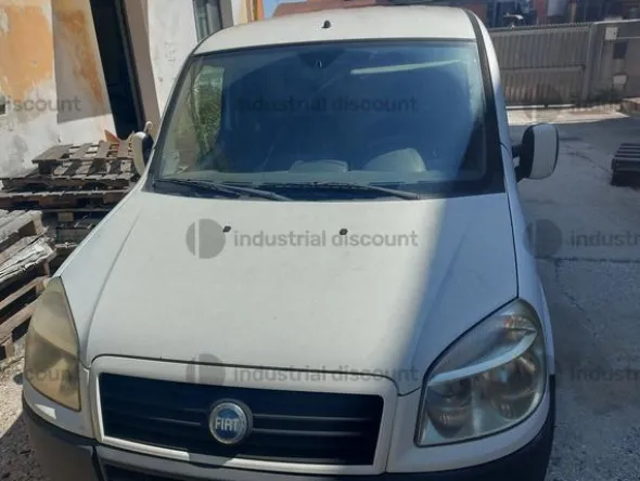 46#9898 Autocarro Fiat Doblò
