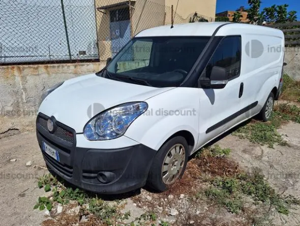 3#9509 Autocarro Fiat Doblò