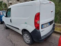 1#7586 Autocarro Fiat Doblò