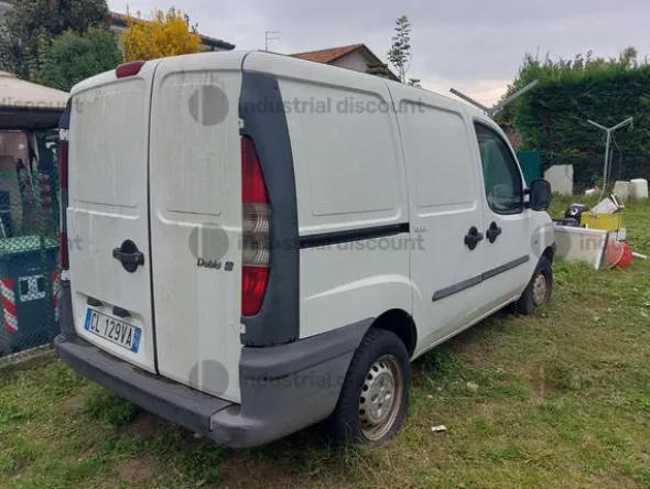 1#9760 Autocarro Fiat Doblò