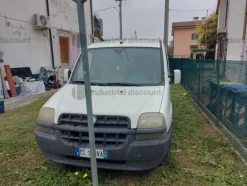 1#9760 Autocarro Fiat Doblò