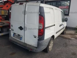 1#9328 Autocarro Fiat Doblò