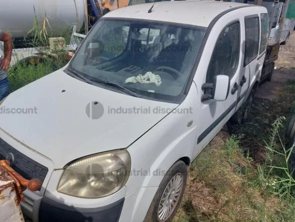 6#9578 Autocarro Fiat Doblò