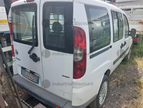 6#9578 Autocarro Fiat Doblò
