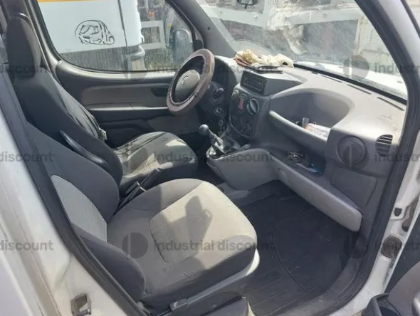 6#9578 Autocarro Fiat Doblò