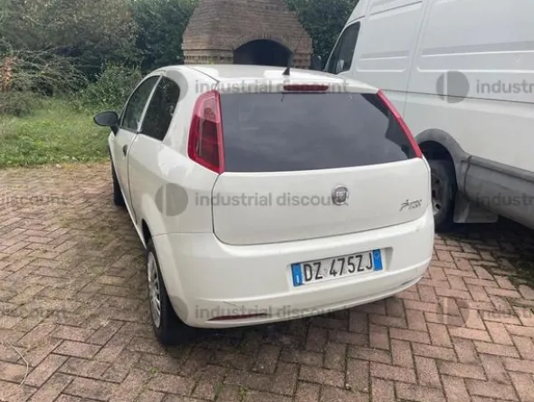 1#9611 Autocarro Fiat Punto