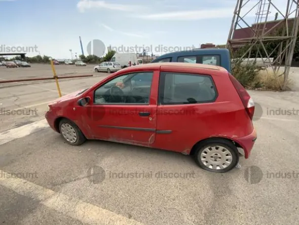 41#8816 Autocarro Fiat Punto