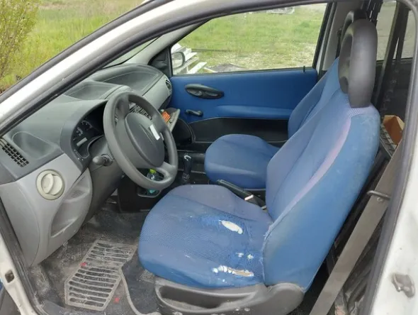 13#8245 Autocarro Fiat Punto