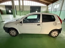 20#9806 Autocarro Fiat Punto
