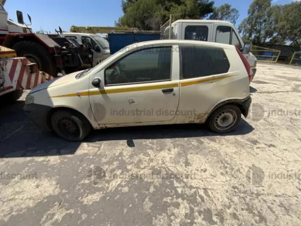 34#8816 Autocarro Fiat Punto Van
