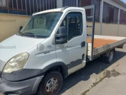 10#9351 Autocarro Iveco