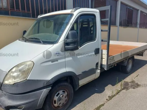 10#9351 Autocarro Iveco