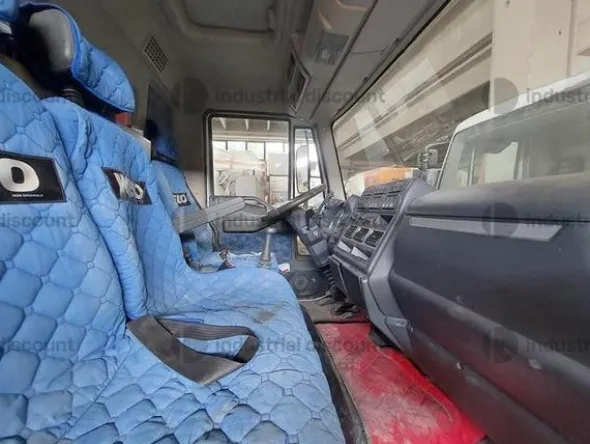 12#8924 Autocarro Iveco 75