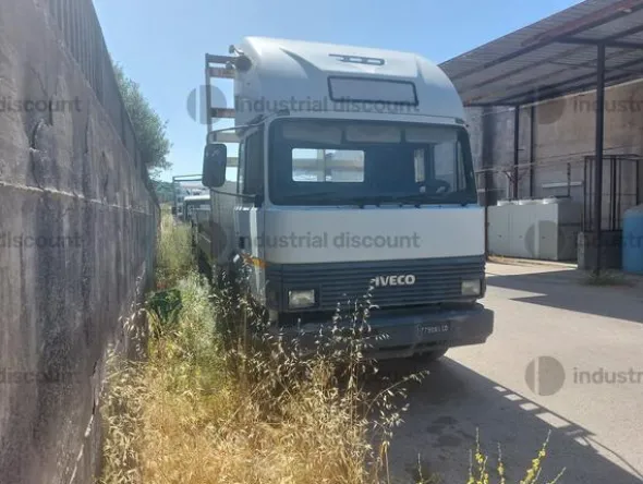 1#10157 Autocarro Iveco