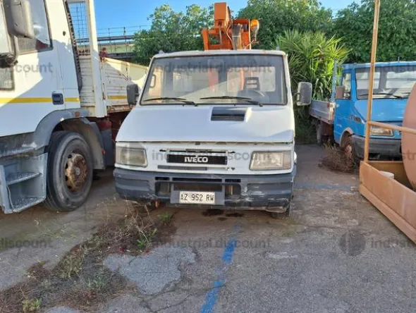 4#9329 Autocarro Iveco
